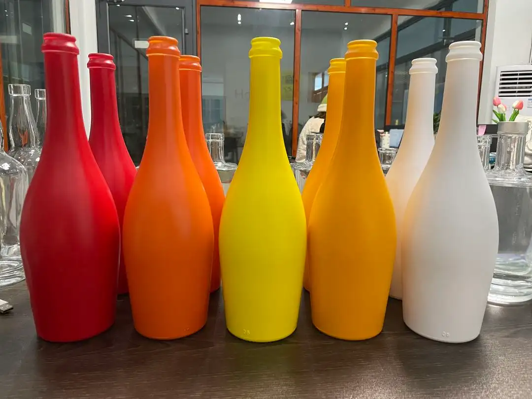 Opaque color spray coating